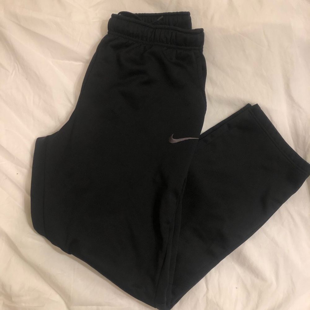 Nike Men’s XL sweatpants slim leg and gray swoosh